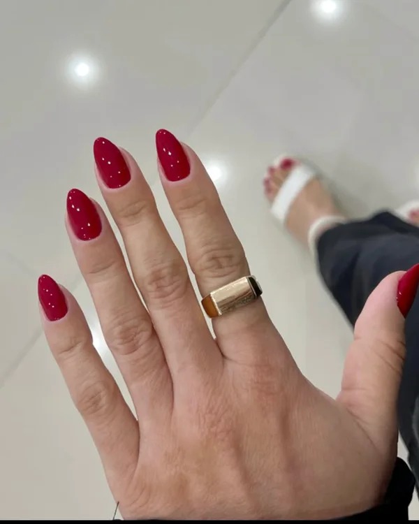 Unhas vermelho clássico